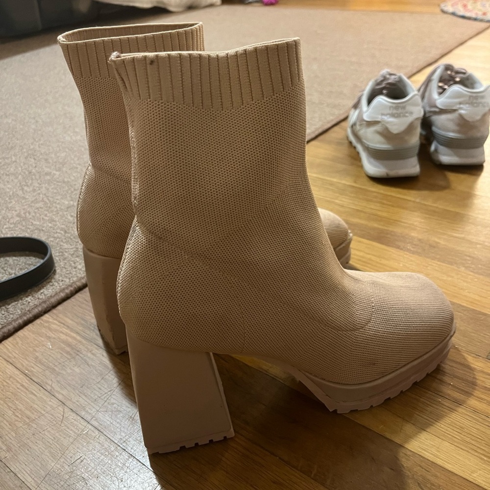 Heeled boots